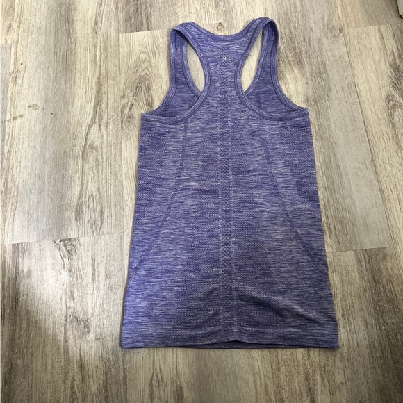 Lululemon - Picture 3 of 3